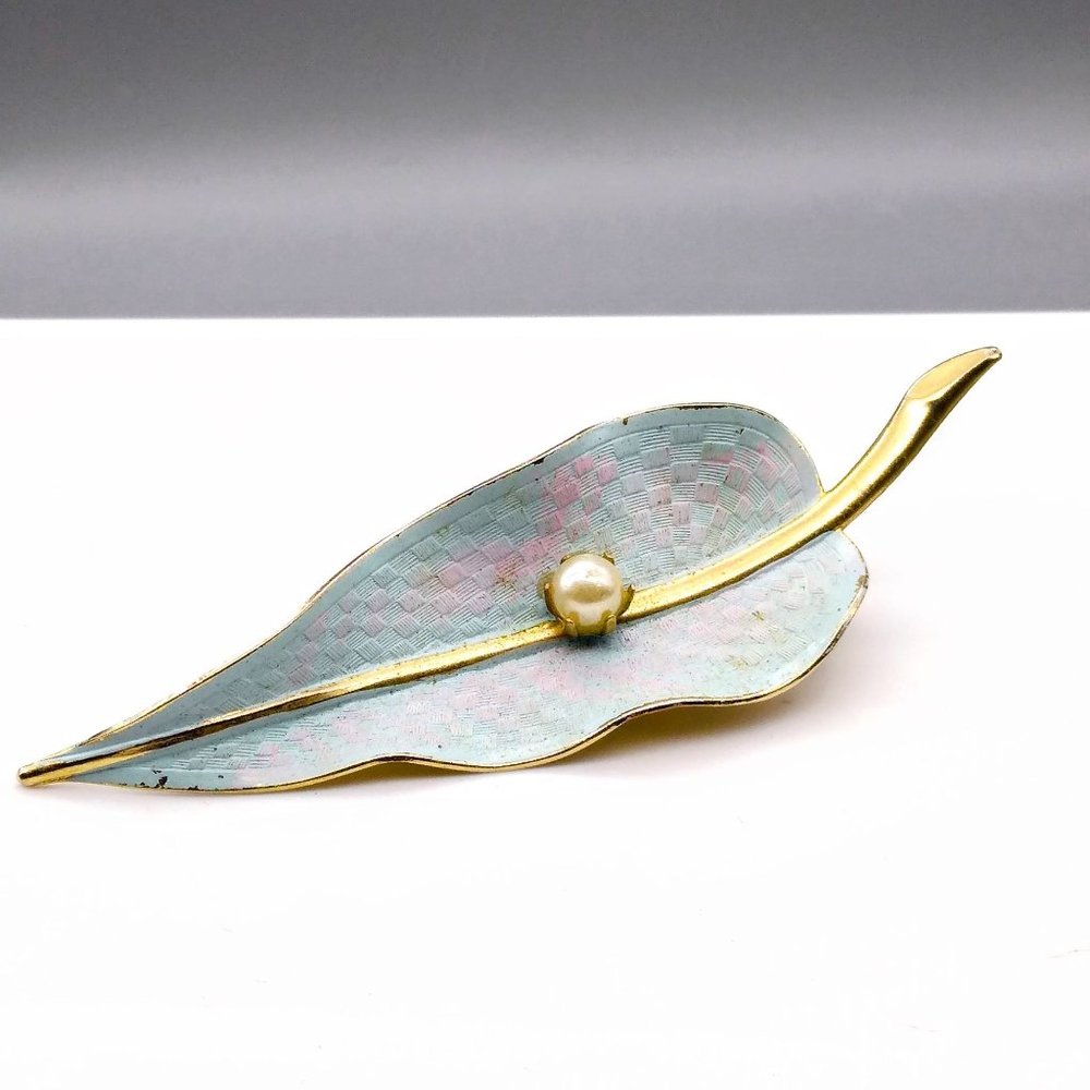 Vintage Lady Ellen Leaf Hair Clip, Mid Century Blue and Pink Enamel on Gold Tone